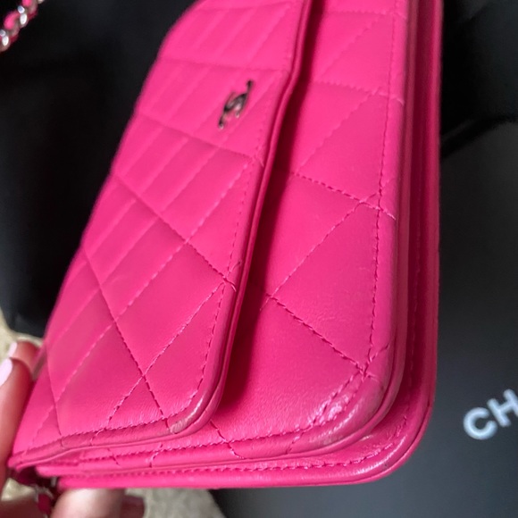 Chanel lamb wallet on chain fuchsia. - Picture 13 of 16